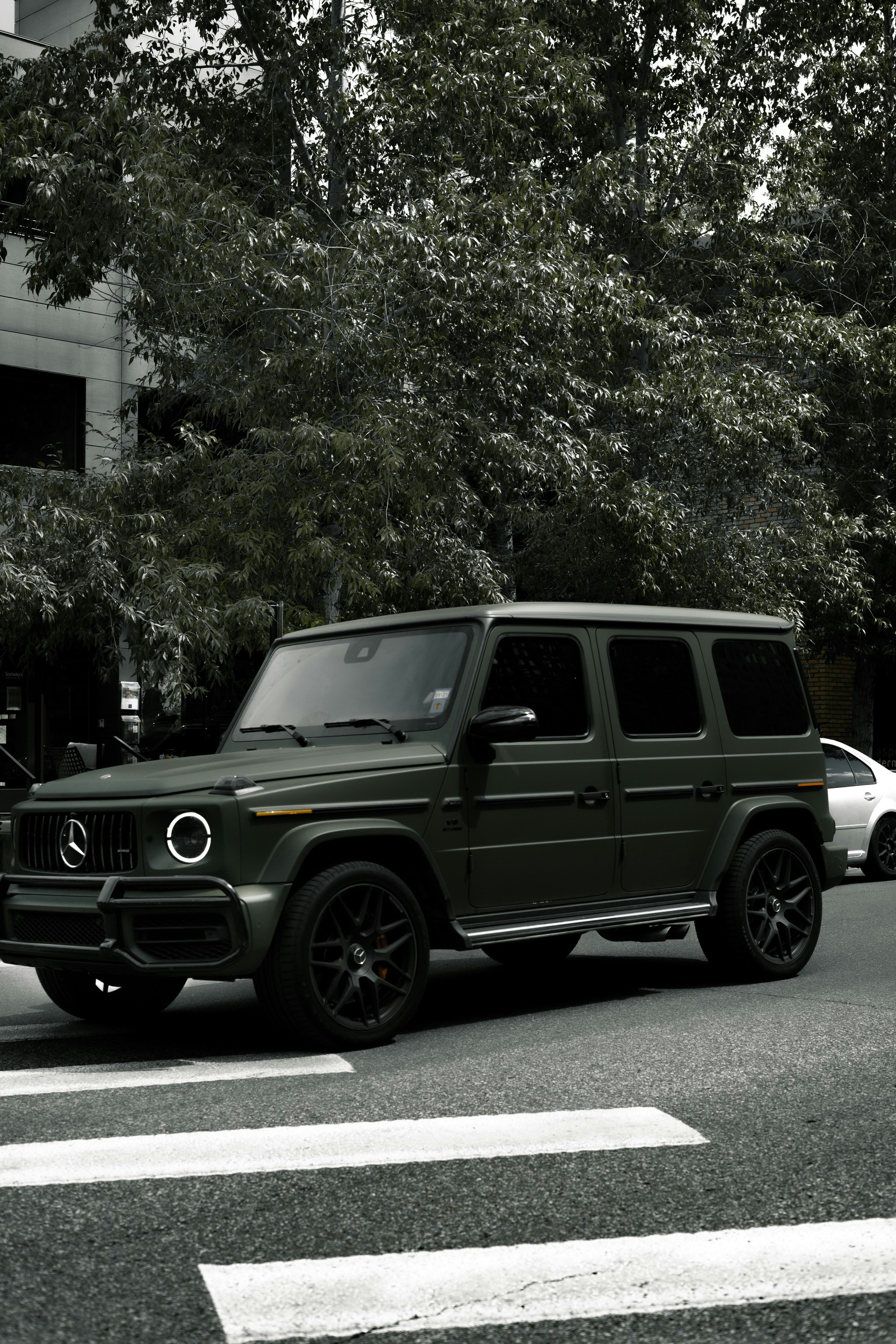 g wagon at city wedding
